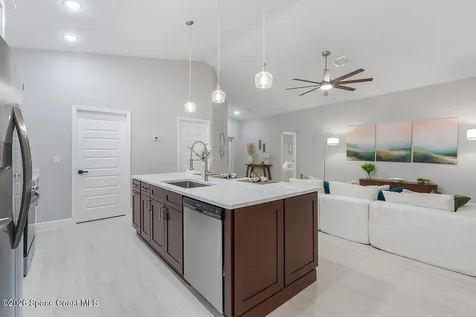 8226 104th Court Vero Beach FL 32967
