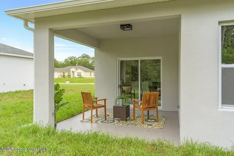 8226 104th Court Vero Beach FL 32967