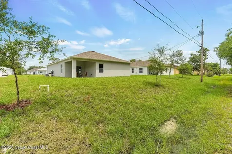 8226 104th Court Vero Beach FL 32967