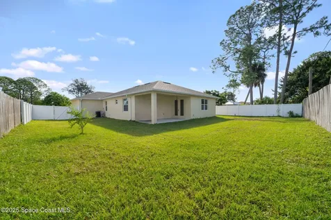 434 Borraclough Avenue NW Palm Bay FL 32907