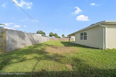 434 Borraclough Avenue NW Palm Bay FL 32907