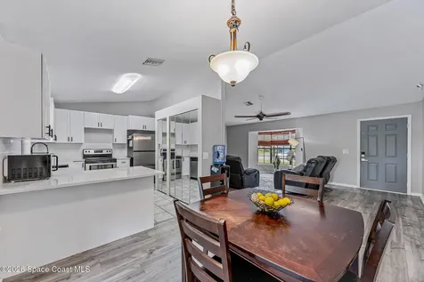 776 Beacon Street NW Palm Bay FL 32907