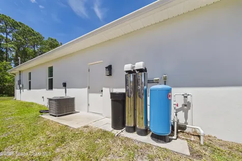 424 Krassner Drive NW Palm Bay FL 32907