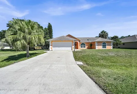 650 Helicon Terrace Sebastian FL 32958
