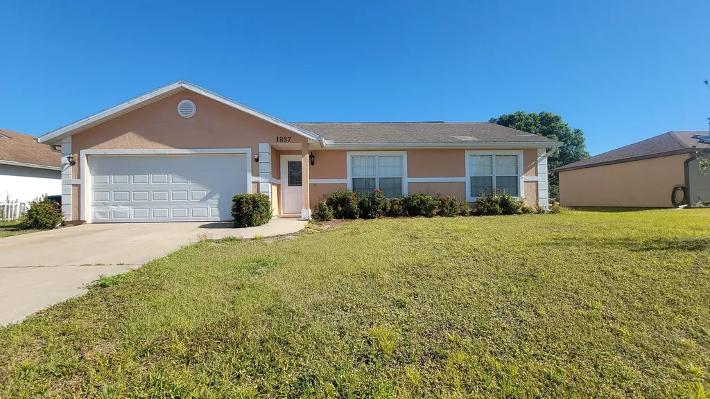 1837 Heartwellville Street NW Palm Bay FL 32907