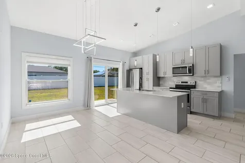 2840 Fontainebleau Avenue SE Melbourne FL 32909