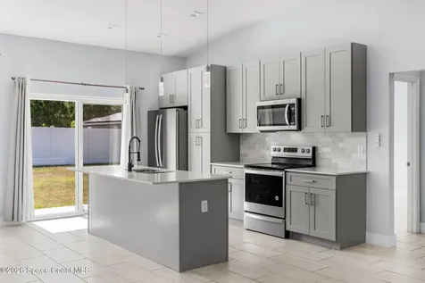 2840 Fontainebleau Avenue SE Melbourne FL 32909