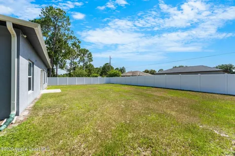 2840 Fontainebleau Avenue SE Melbourne FL 32909