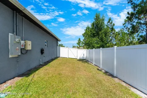 2840 Fontainebleau Avenue SE Melbourne FL 32909