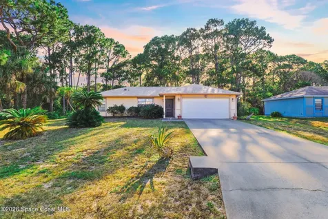 852 Lamplighter Drive NW Palm Bay FL 32907