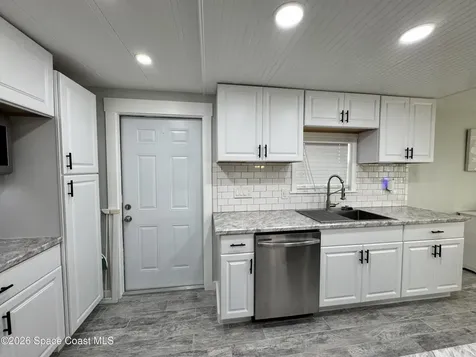 805 Wren Circle Barefoot Bay FL 32976