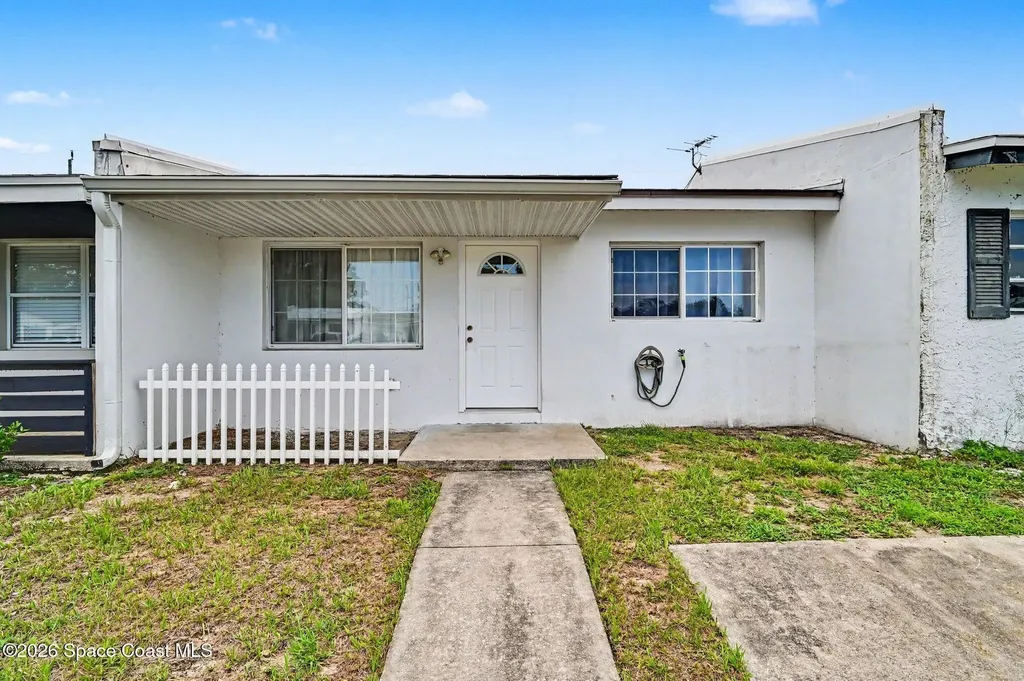 255 W Towne Place Titusville FL 32796