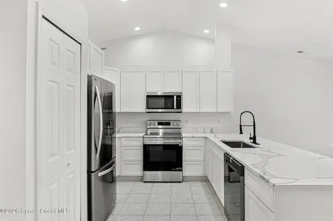 709 Haryestor Avenue SW Palm Bay FL 32908