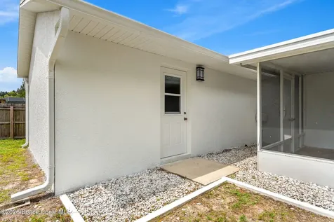 709 Haryestor Avenue SW Palm Bay FL 32908