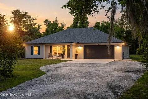 3760 Montgomery Road Mims FL 32754
