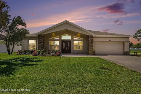 110 Via Catalano Court NE Palm Bay FL 32907