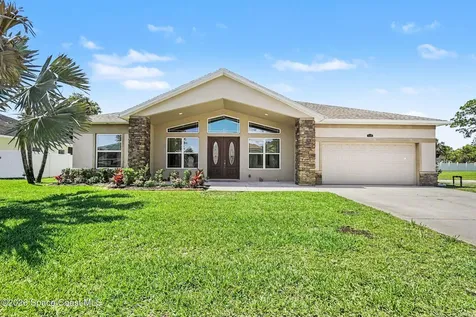 110 Via Catalano Court NE Palm Bay FL 32907