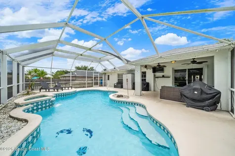 831 Koln Court NW Palm Bay FL 32907