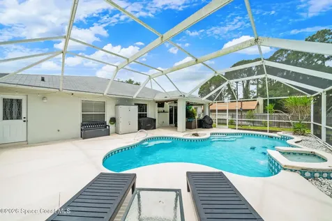 831 Koln Court NW Palm Bay FL 32907