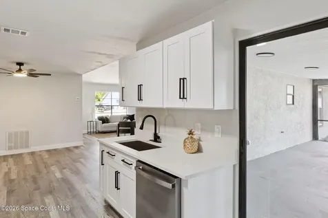 1374 Pakenham Street NW Palm Bay FL 32907