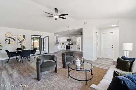 1374 Pakenham Street NW Palm Bay FL 32907