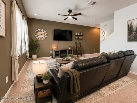2024 Hemingway Circle Groveland FL 34736