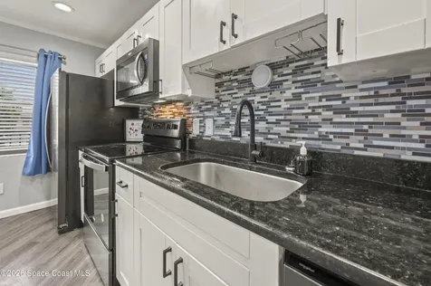 1010 Pine Tree Drive Indian Harbour Beach FL 32937