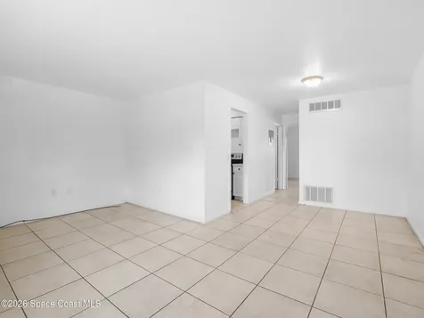 89 NW Irwin Avenue Melbourne FL 32904