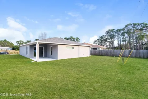 2110 Watkins Road SE Palm Bay FL 32909