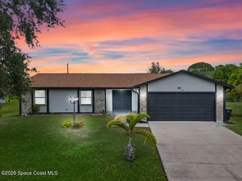 1519 Heartwellville Street NW Palm Bay FL 32907