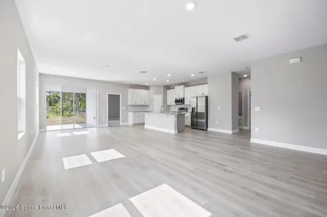 495 Harrison Street SW Palm Bay FL 32908