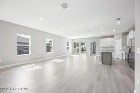 495 Harrison Street SW Palm Bay FL 32908