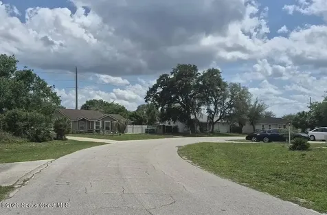 2565 E Dorchester Drive Deltona FL 32738