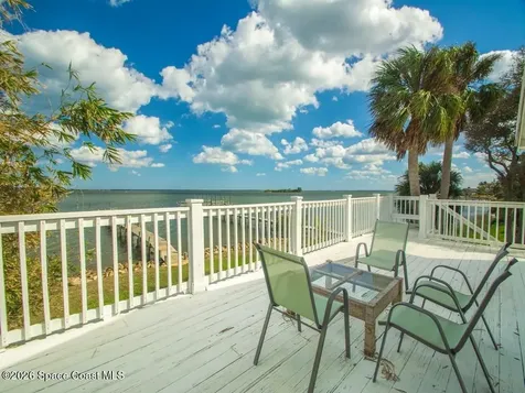 8855 U.s. 1 Micco FL 32976