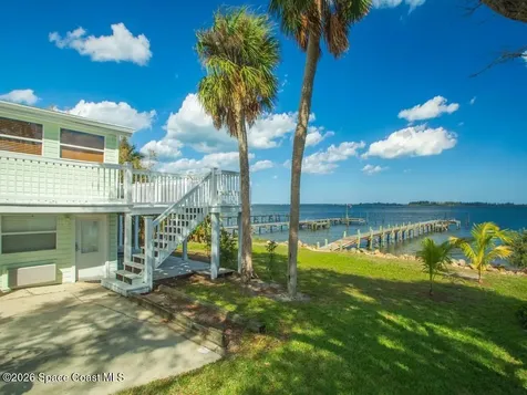 8855 U.s. 1 Micco FL 32976