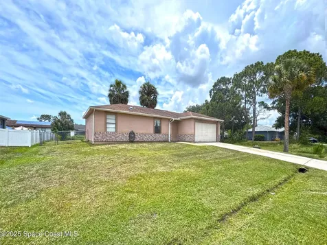 1470 SE Toy Street SE Palm Bay FL 32909