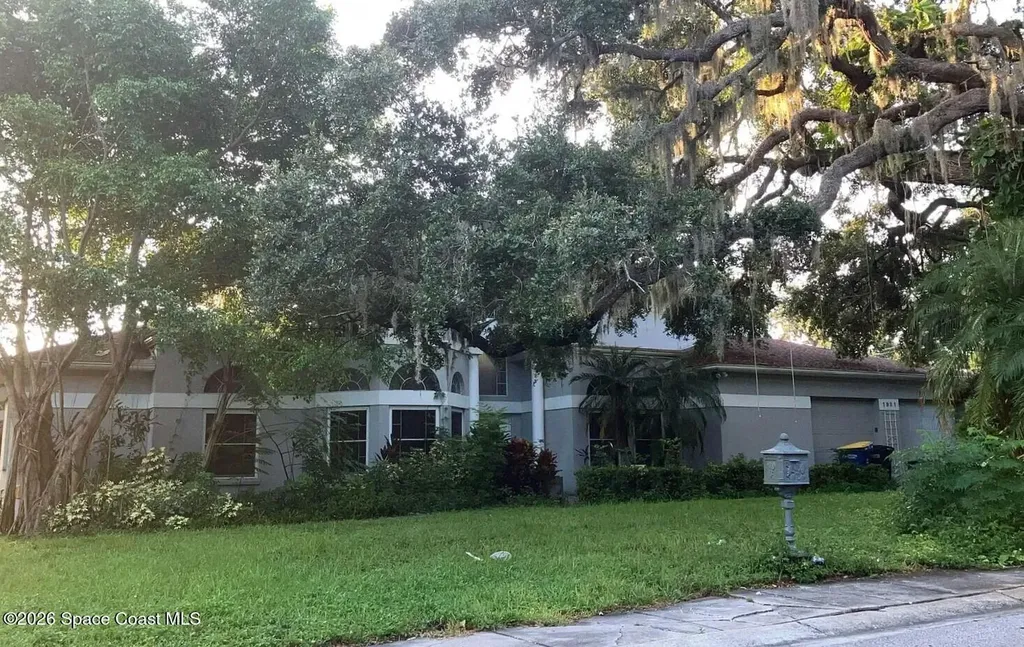 1931 Oakridge Court Clearwater FL 33763
