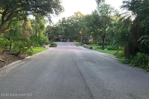 1931 Oakridge Court Clearwater FL 33763