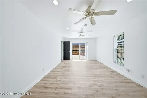 13774 Meadowpark Avenue Orlando FL 32826