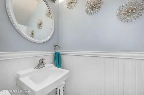 152 E East Colonial Court Indian Harbour Beach FL 32937
