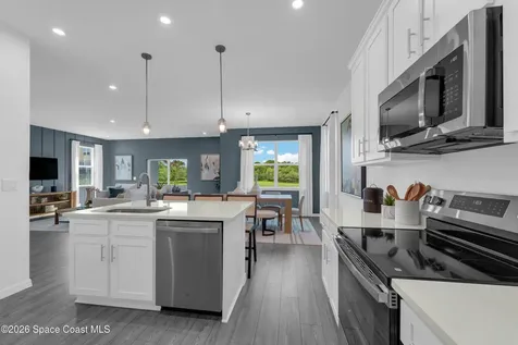 907 Castleford Avenue NE Palm Bay FL 32905