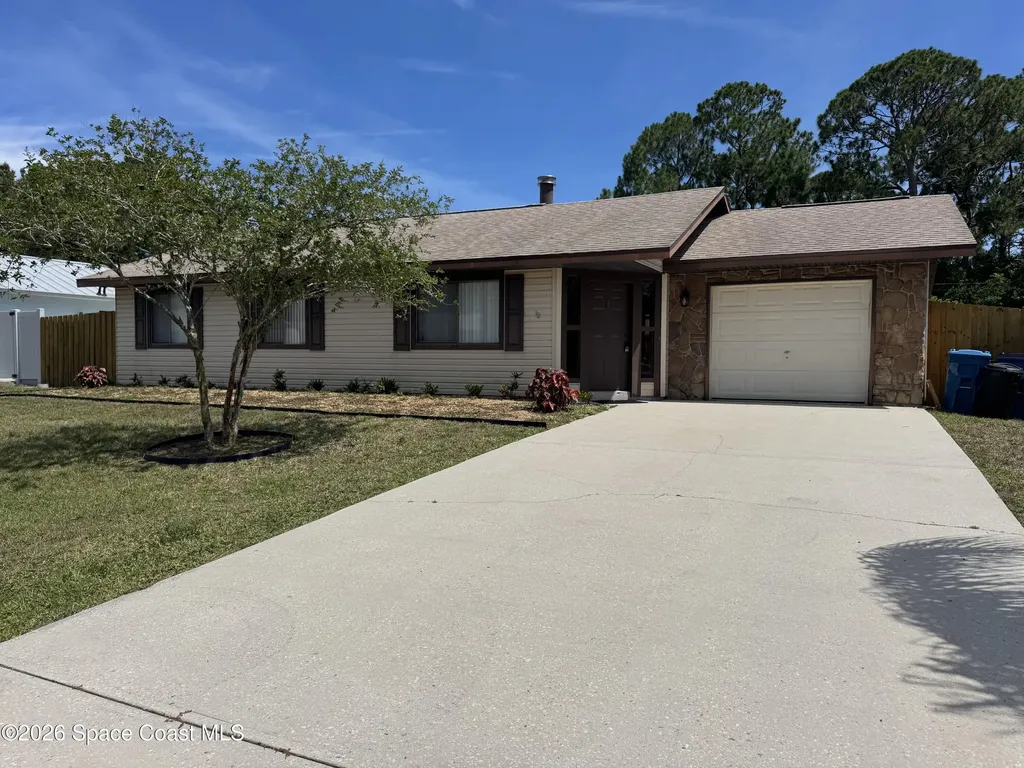 746 Universe Street NW Palm Bay FL 32907