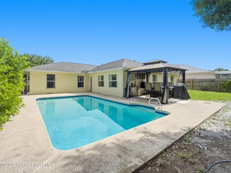 823 Hunters Creek Drive Melbourne FL 32904