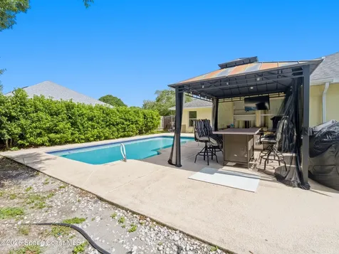 823 Hunters Creek Drive Melbourne FL 32904