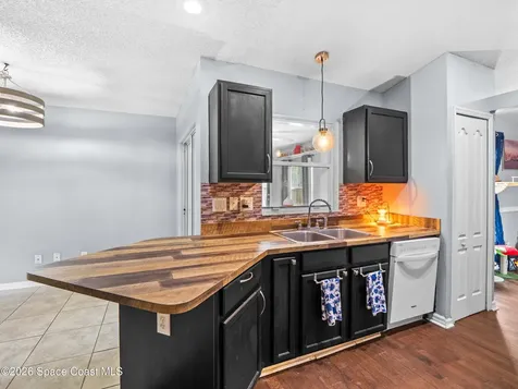 823 Hunters Creek Drive Melbourne FL 32904