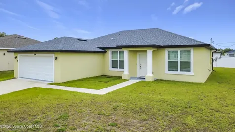 624 Osmosis Drive SW Palm Bay FL 32908