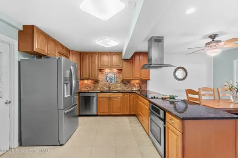 412 Emerald Drive S Indian Harbour Beach FL 32937