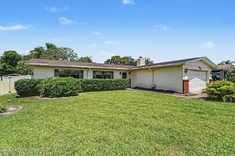 830 Hillcrest Avenue Titusville FL 32796