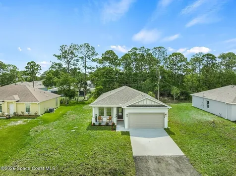 8236 104th Court Vero Beach FL 32967