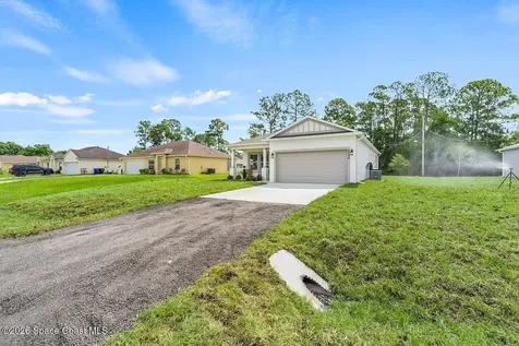8236 104th Court Vero Beach FL 32967
